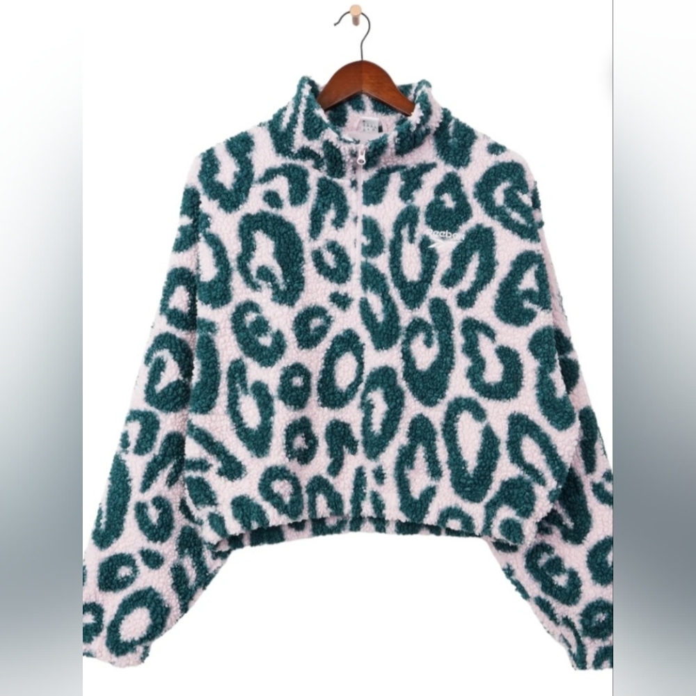 NWT Reebok Classics Leopard 🐆 Print Half Zip Sweatshirt